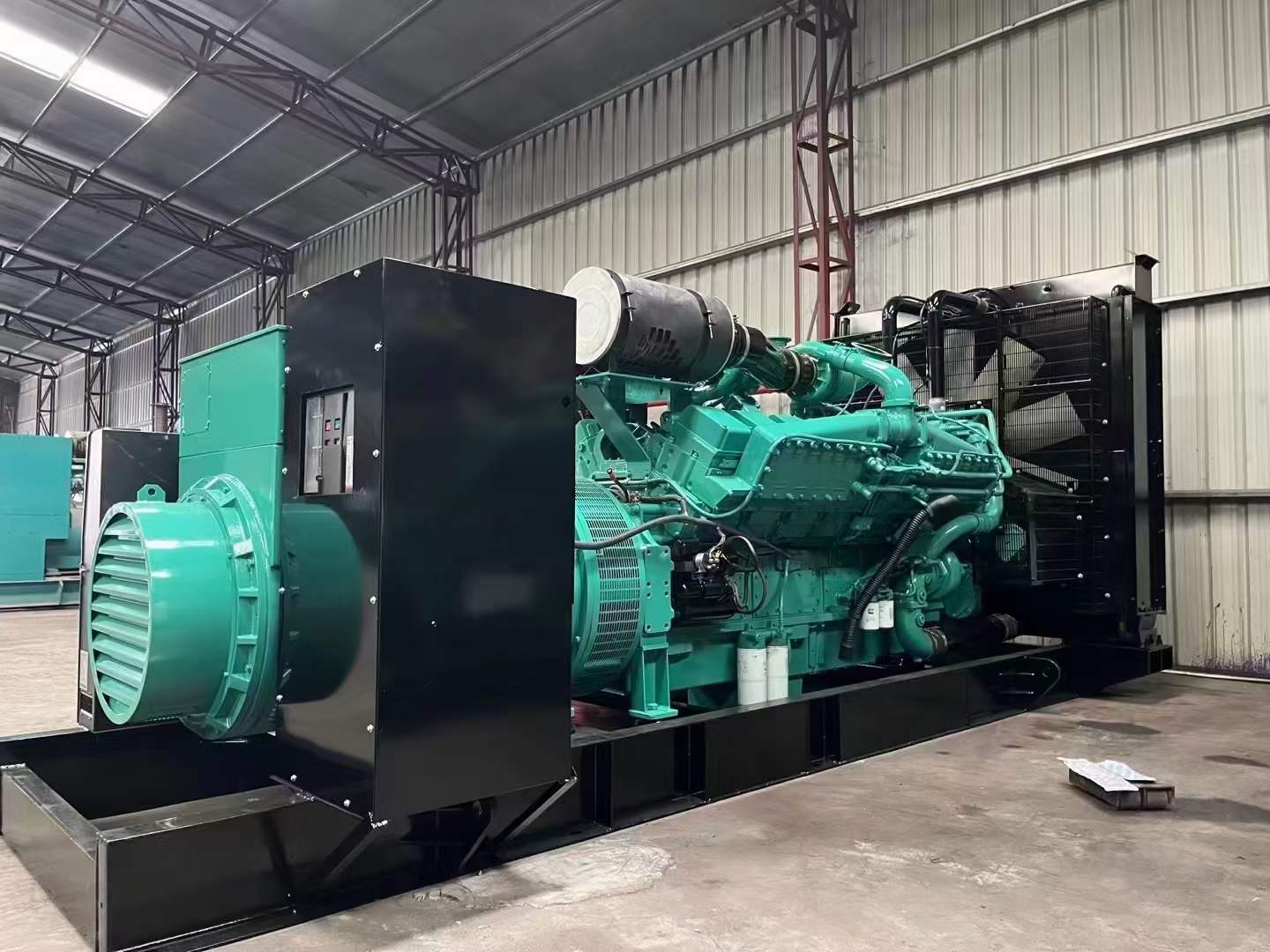 沙依巴克如何降低 800kW 柴油发电机输出电流的波动?